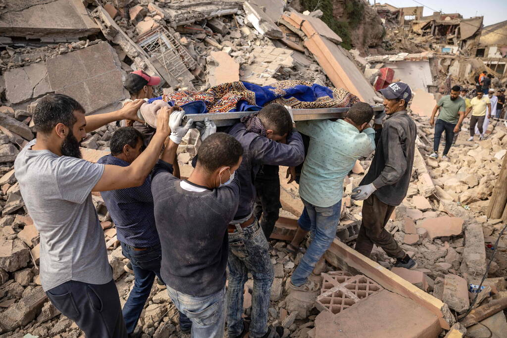 Séisme au Maroc : le bilan dépasse déjà les 2.900 morts